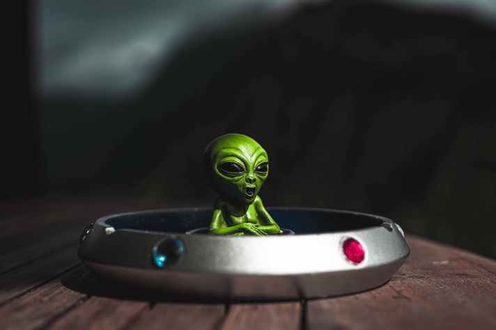 alien can speak English - jan vrabec - sparrow's english reader - level 2 English for beginners