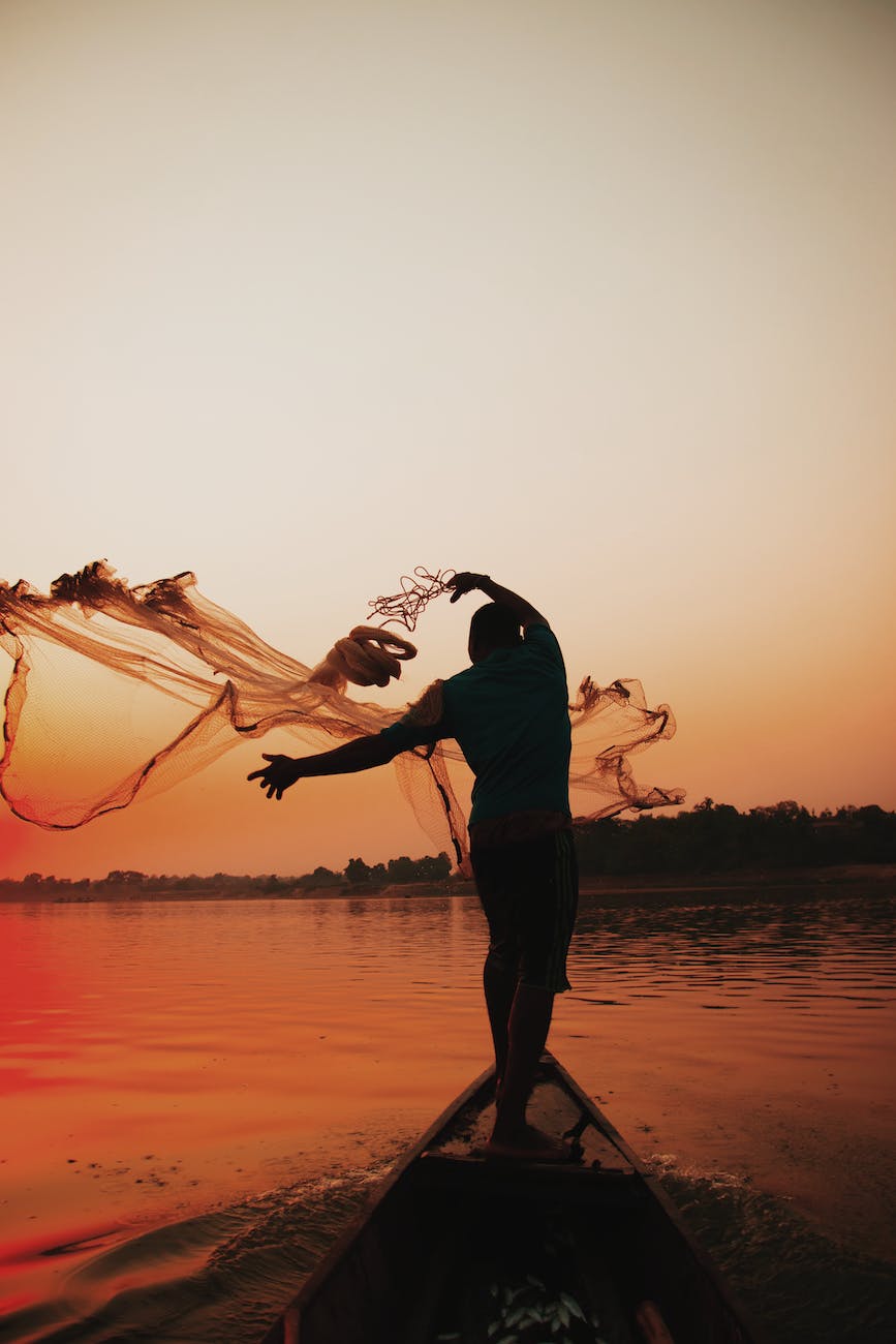 a fisherman casting his net - jan vrabec - Sparrow's English Reader - Level 3 English